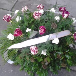Wiązanka pogrzebowa z róż biało-czerwonych